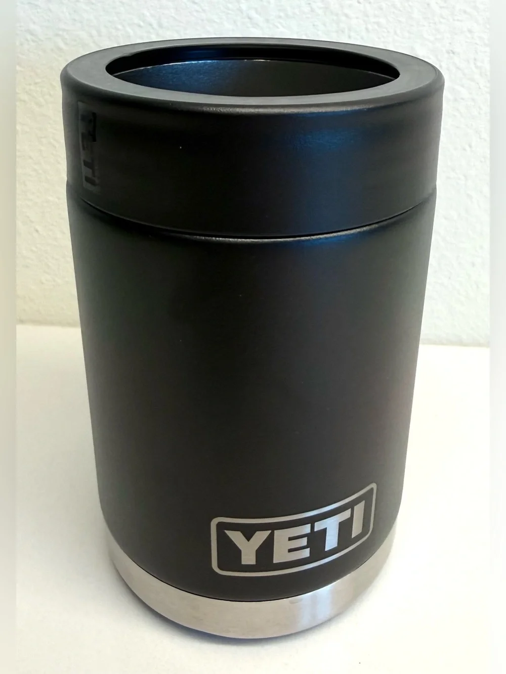 YETI Rambler Colster Can Insulator Black w/ Screw-On Lid